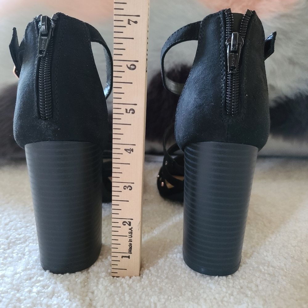 LC LAUREN CONRAD Strappy Block Heel Sandals - Picture 7 of 8